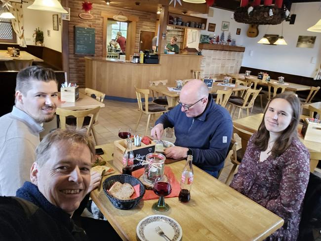 Es geht im Naturfreundehaus im kleinen Kreis los
