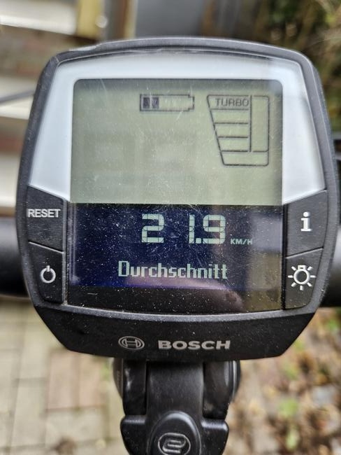 Im Durchschnitt hast 22 km/h. Und da waren ja Fahr