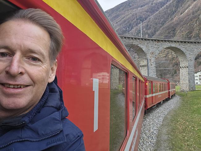 Kreisviadukt Brusio - und immer am offenen Fenster