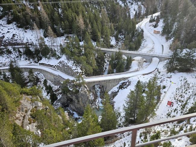 Der Albulapass ist gesperrt und zur Schlittenbahn 