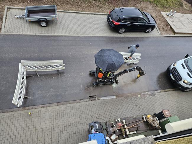 Zur Abwechselung wird vor unserem Haus mal wieder 