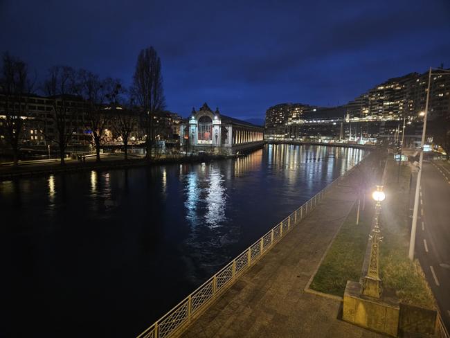 Abends durch Genf...