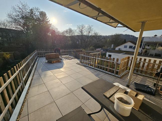 Geländer ist fertig. Jetzt nur noch Pflanzenkübel 