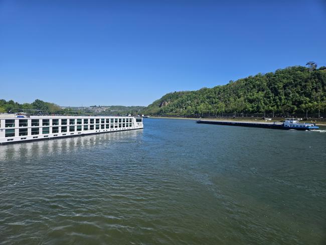 Am Deutschen Eck - hier fließt die Mosel von links