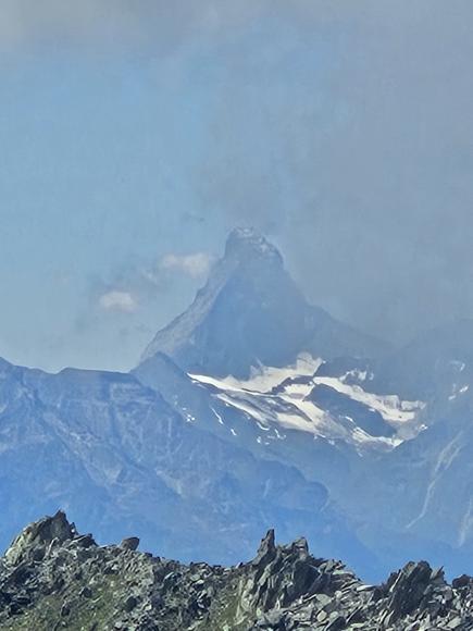 Von hier sieht man das Matterhorn in der Ferne