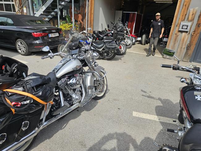 Und Endstation bei Patina Cycles. Manfred war supe