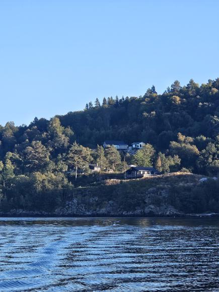 Hier unser Haus mal vom Wasser aus