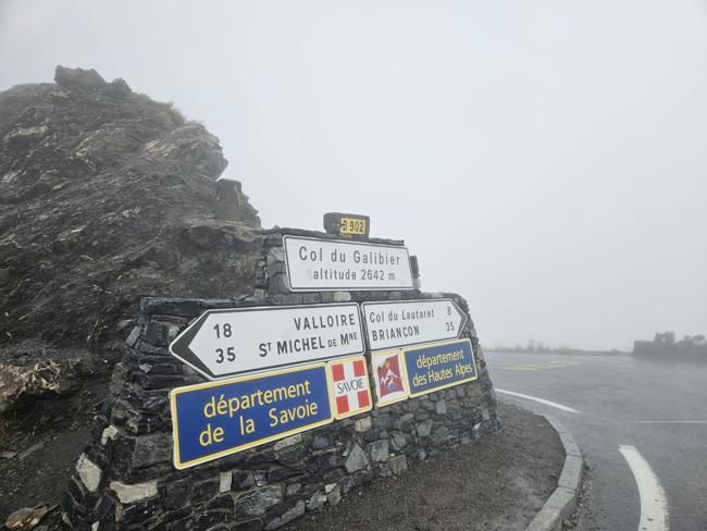 Dann geht es ganz hoch hinaus. Den Galibier bei Ne