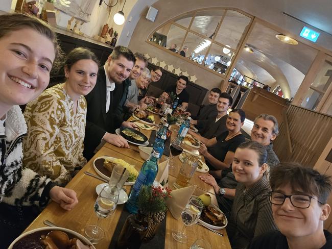 Weihnachtsfeier im Allgäu - alle da