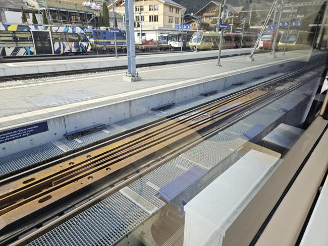 In Zweisimmen wird der Zug umgespurt. Bis hierher 