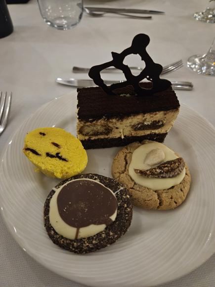 Erster Nachtisch im Hotel