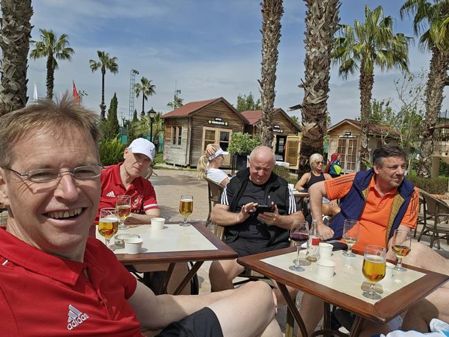 Vor und nach dem Tennis immer kurz zusammensitzen