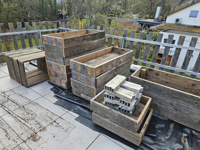 Weiter gehts mit den Blumenkübeln