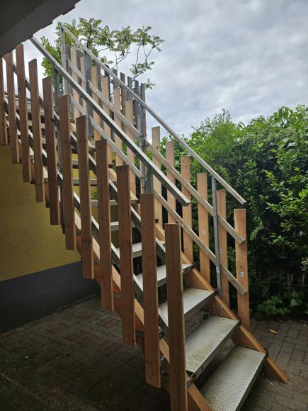 Endlich ist auch das Treppengeländer fertig. 