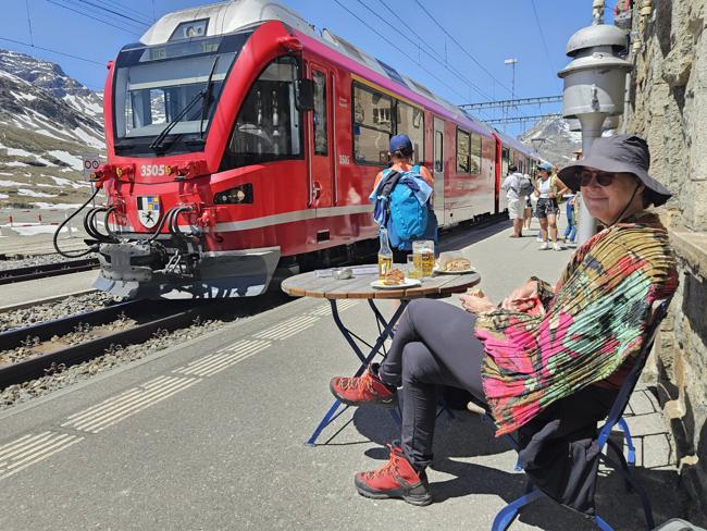 Stärkung in Ospizio Bernina