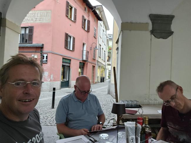 Abendessen draußen aber überdacht