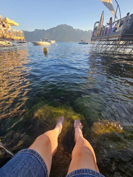 Und auch selbst die Füße in den See halten