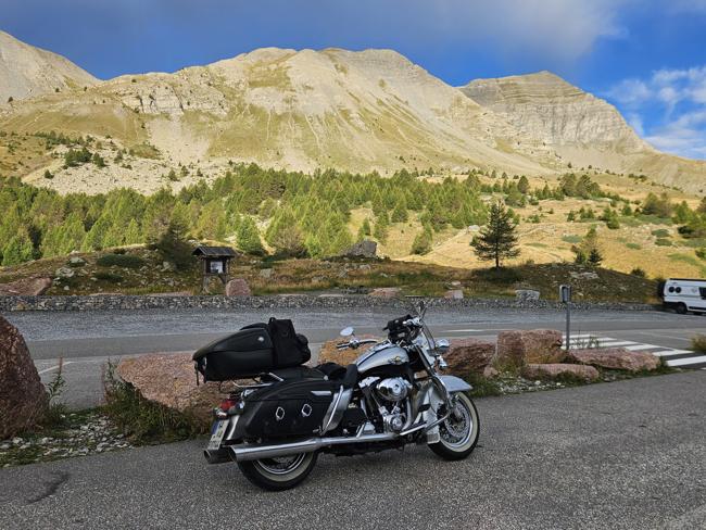 Um halb neun schon den Col de Vars. Der zweite 200