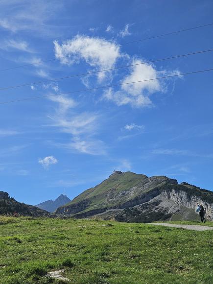 Von der Ebenalp sieht man den Säntis links im Hint